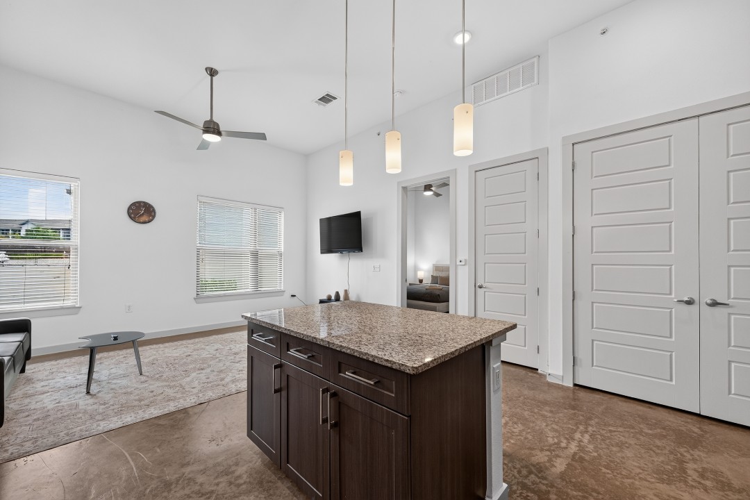 The Creekside at Vantage · Unit 4111 1/1