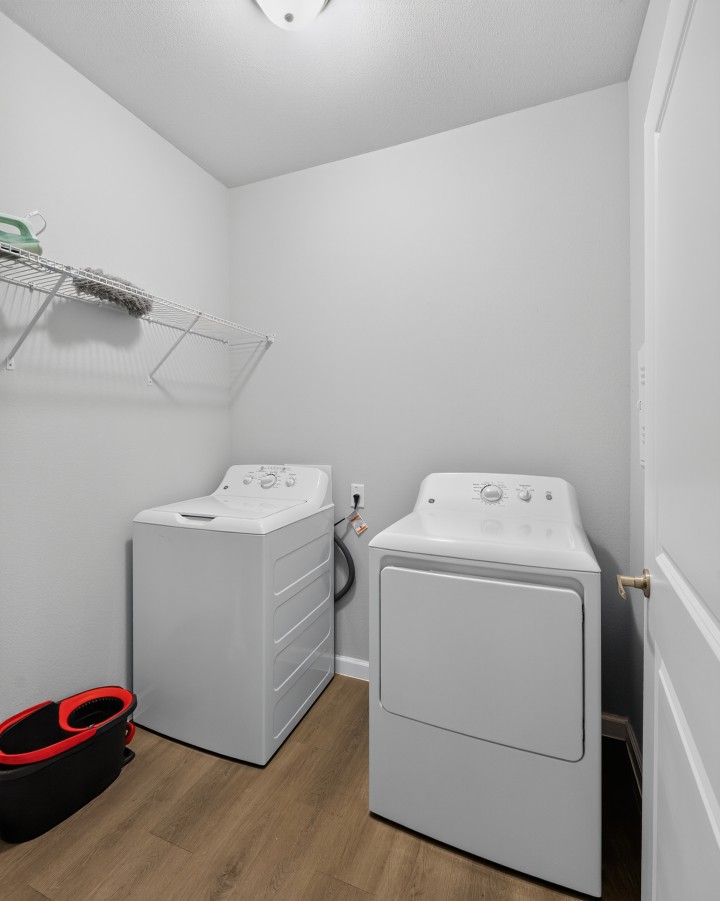 Whitewing Flats · Unit 1303 1/1
