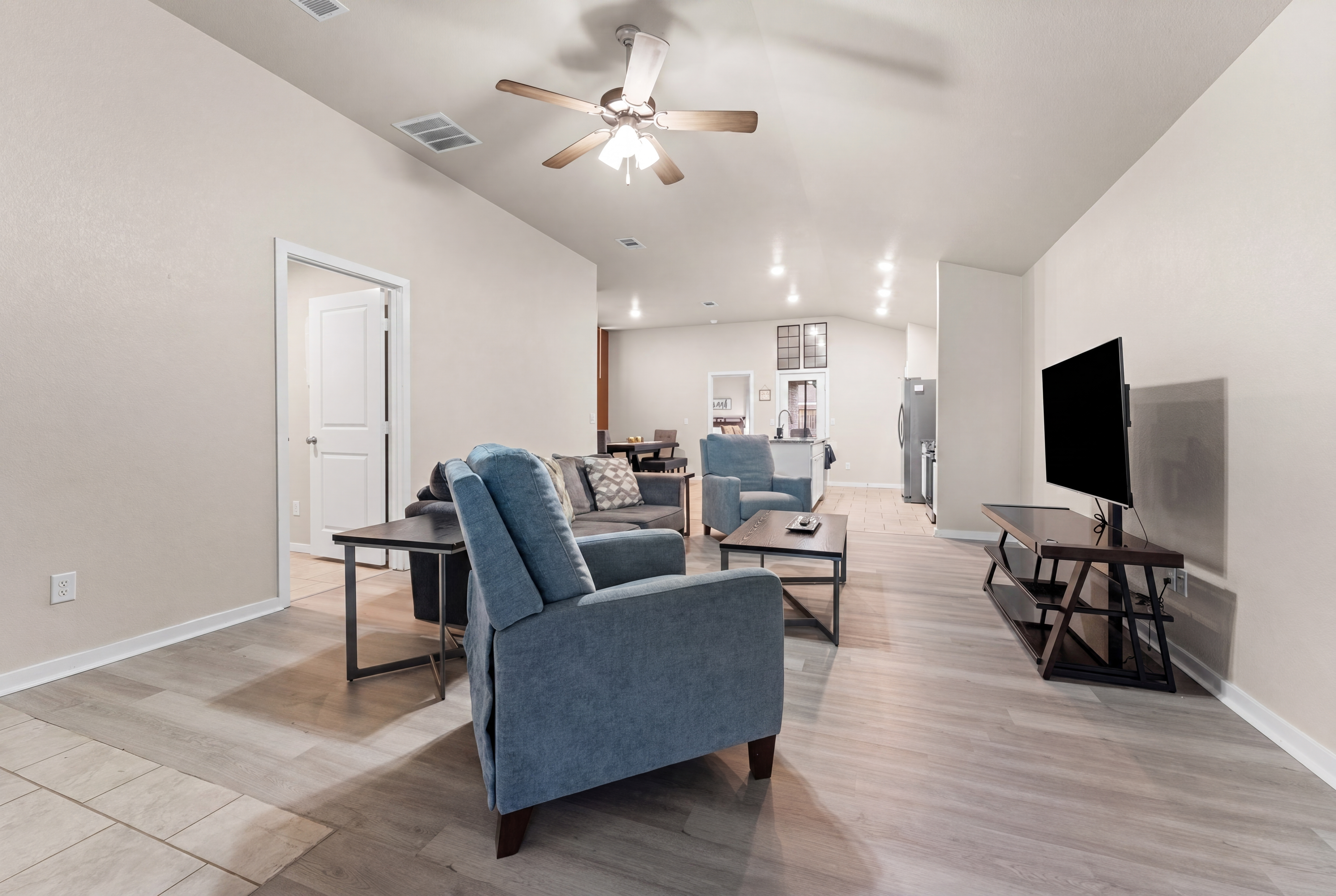 1329 E 94th St, Odessa TX 79765 photo 2