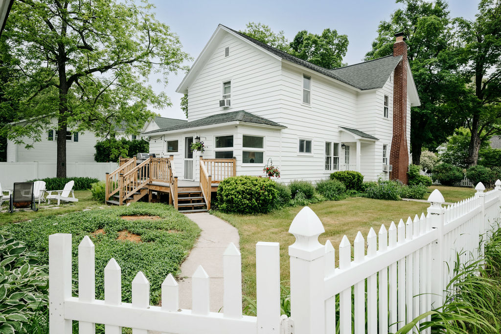 Downtown Boyne City | Sleeps 11 | Game Rm | Pets - Boyne City, MI