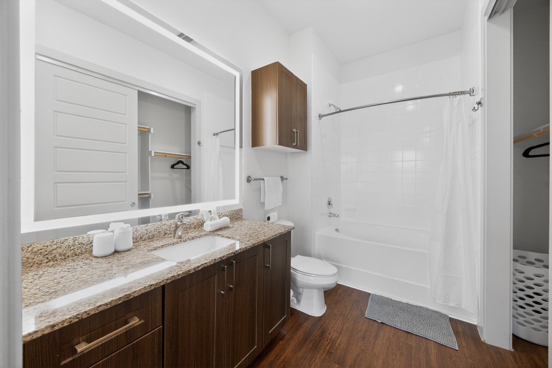 The Creekside at Vantage · Unit 3103 2/2
