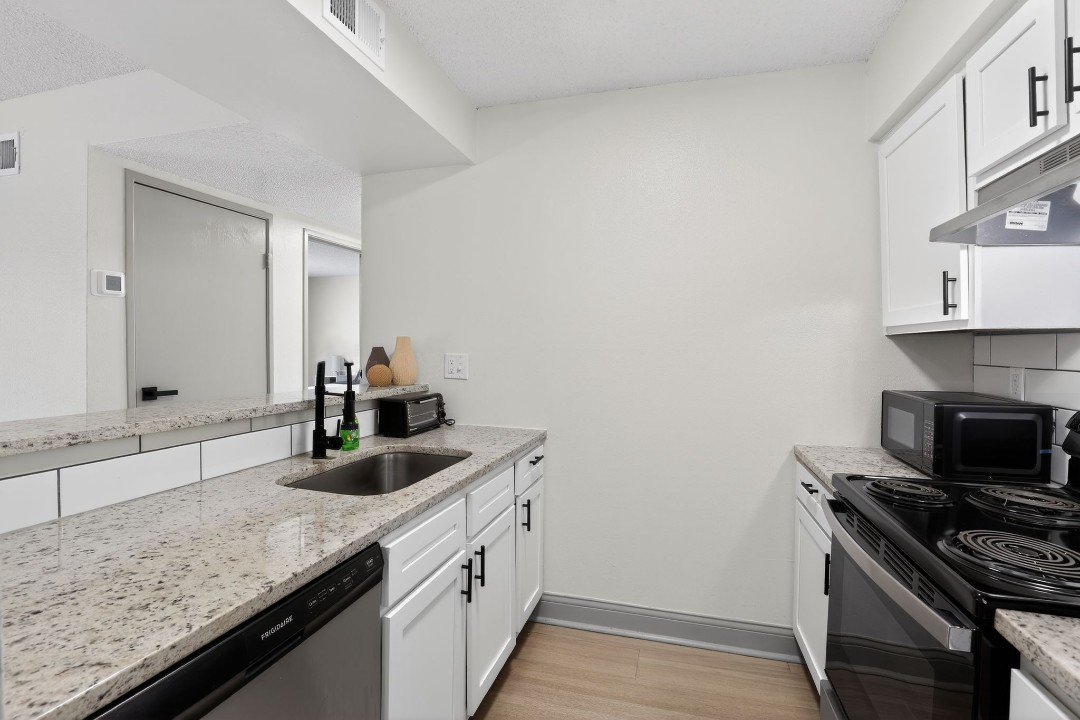 Rosehill Pointe · Unit 31 2/1