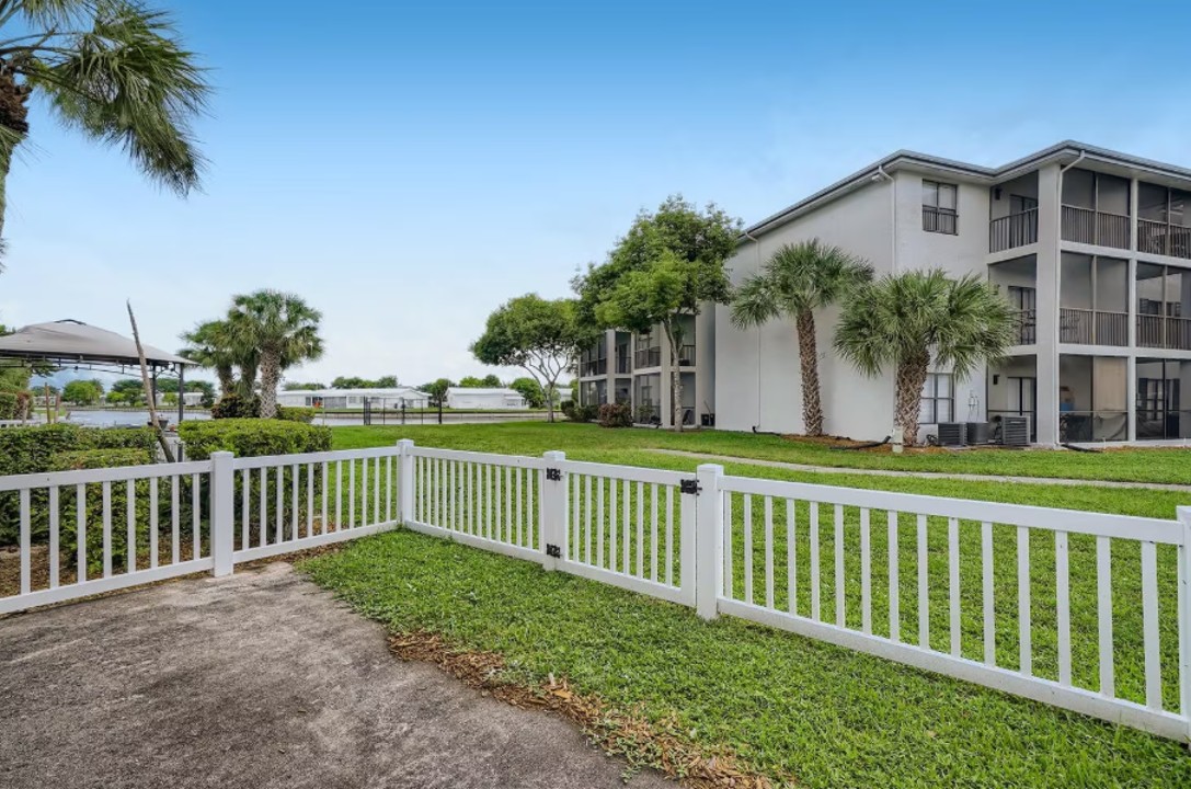 Spectra at Tamarac 7-8563 · Unit 2/1