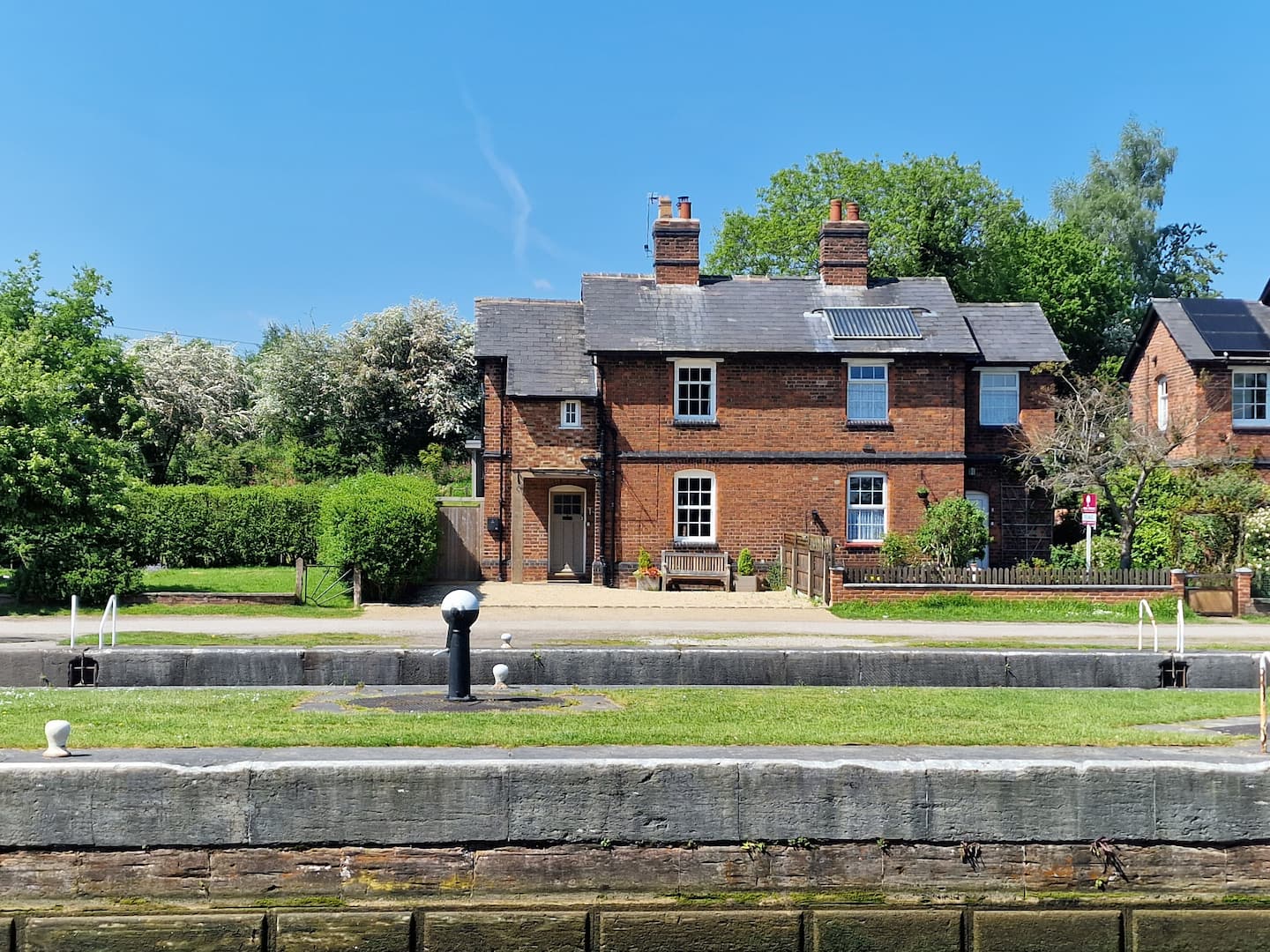 Lock Keeper's Cottage — Cheshire holiday cottage photo 1