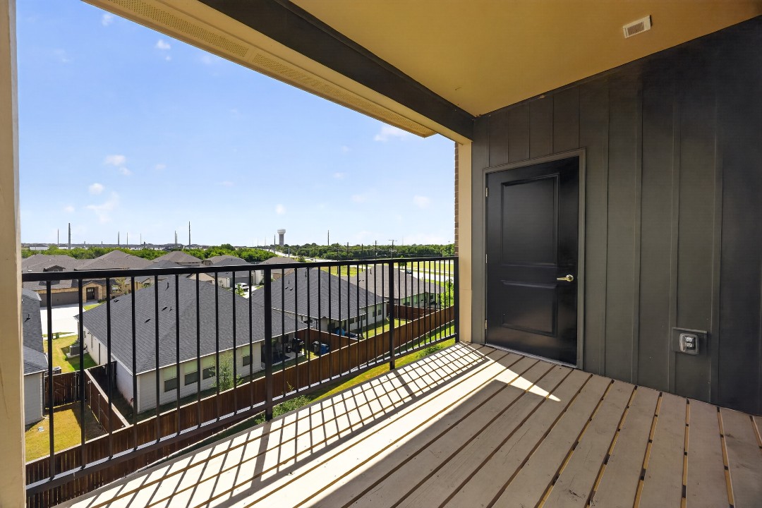 Whitewing Flats · Unit 1303 1/1
