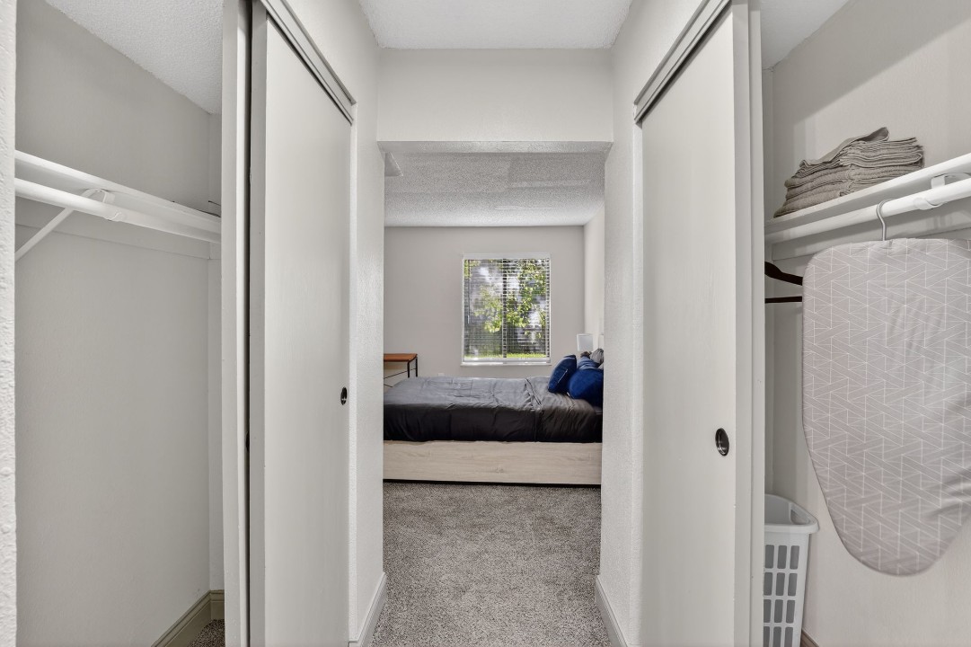 Rosehill Pointe · Unit 161 1/1