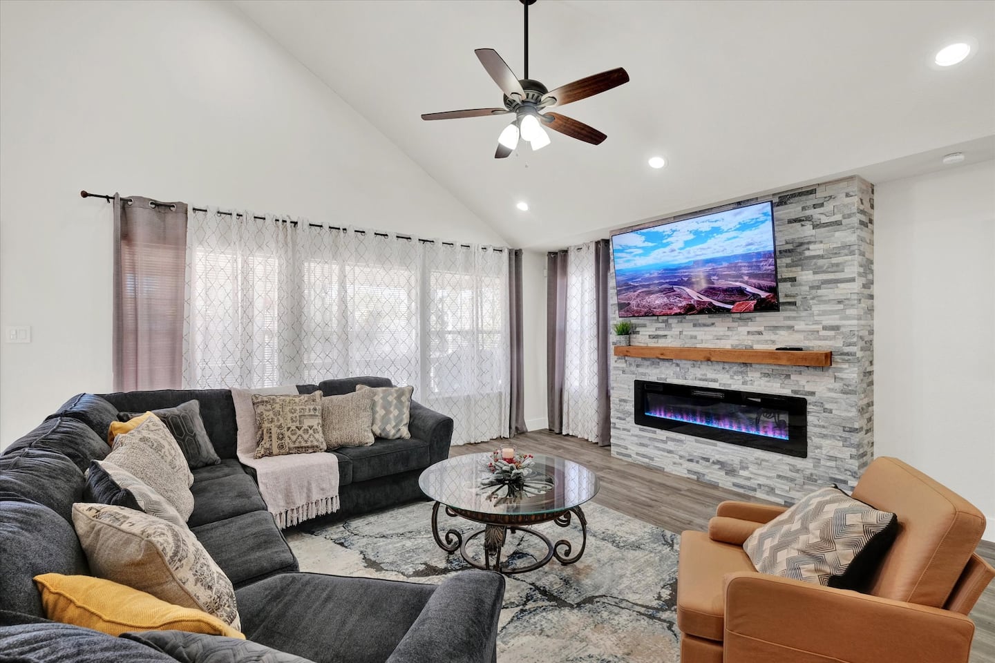 Cozy Home, Pool Access Between Sea-word & Sixflags - San Antonio