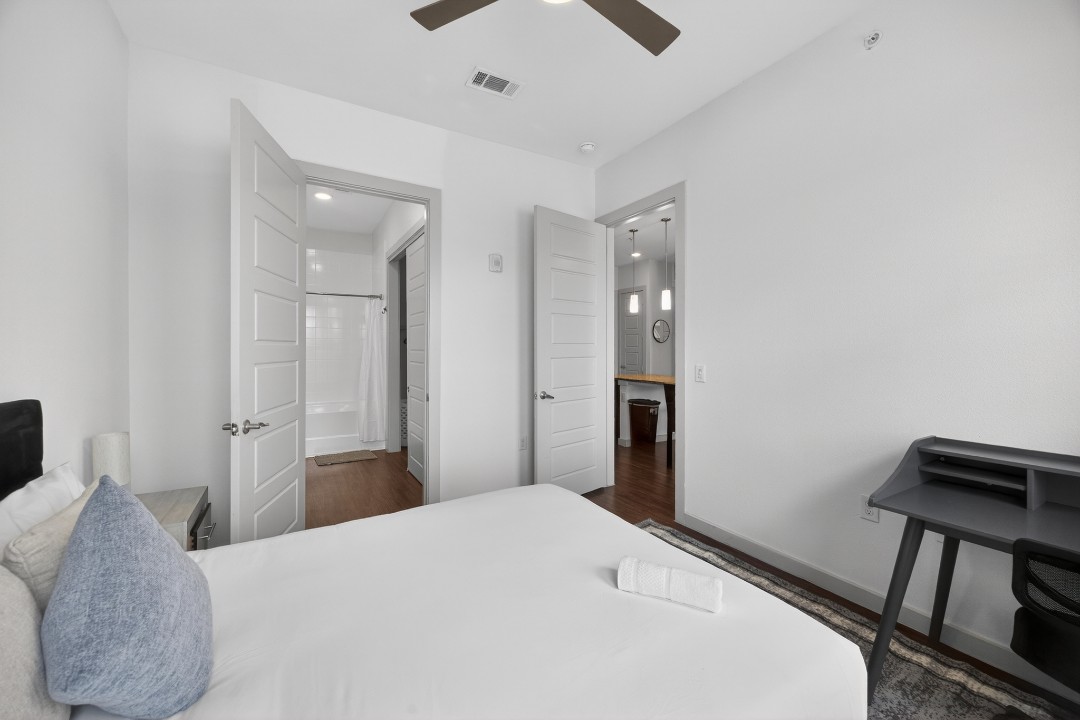 The Creekside at Vantage · Unit 3103 2/2