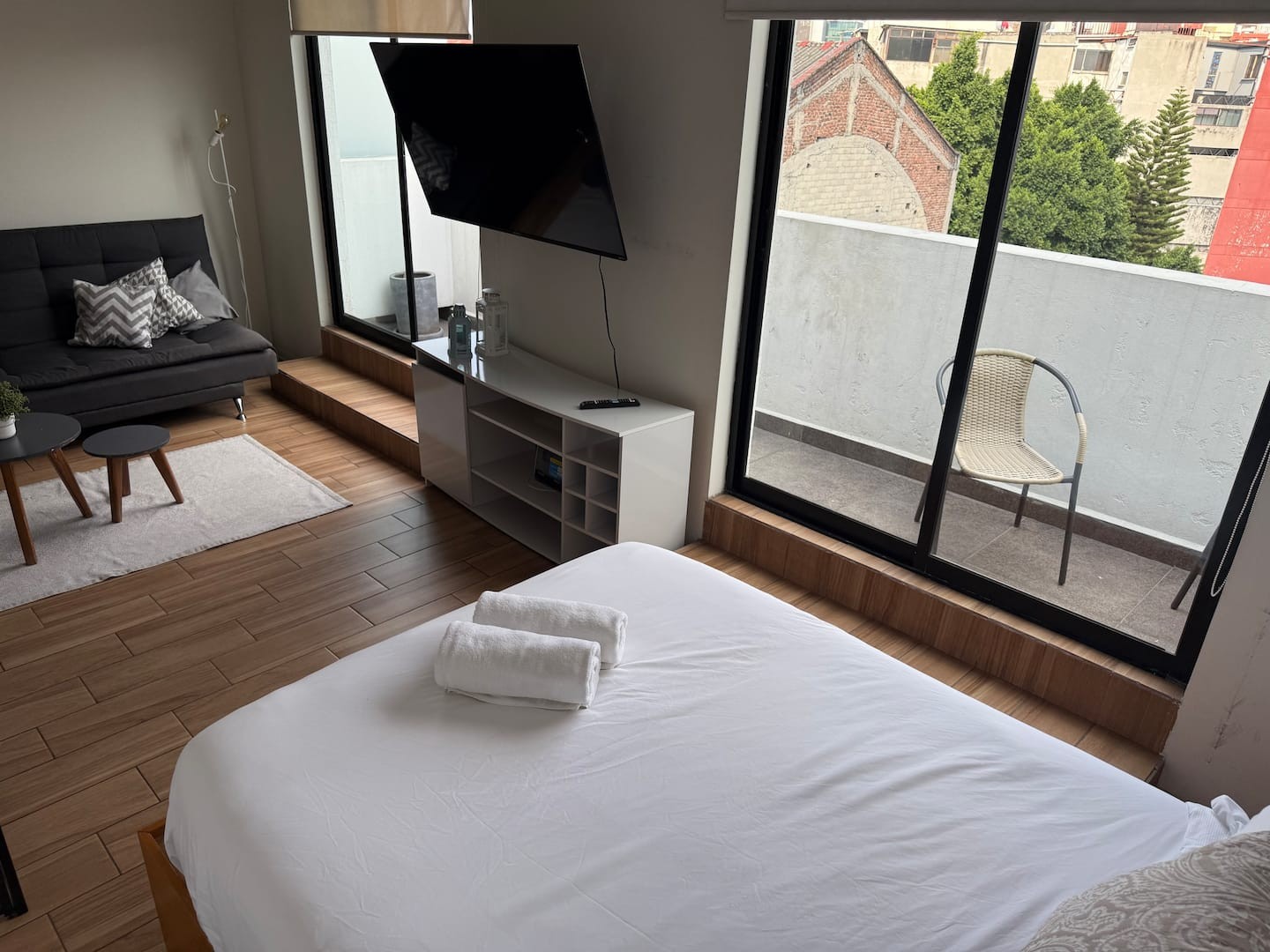NEW! Central Studio. Gym. Parking, 24/7 Security · Foto 1