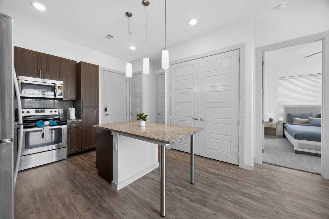 The Creekside at Vantage · Unit 3215 2/2