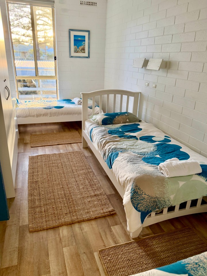 Thoughtful inclusions of premium linen and soft towels, with beds fully made prior to arrival, enhancing guest comfort and simplifying check-in.