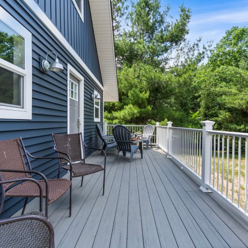 Plenty of deck seating