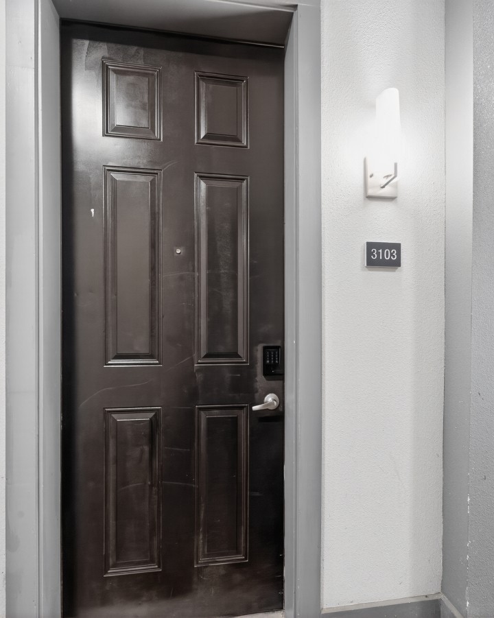 The Creekside at Vantage · Unit 3103 2/2