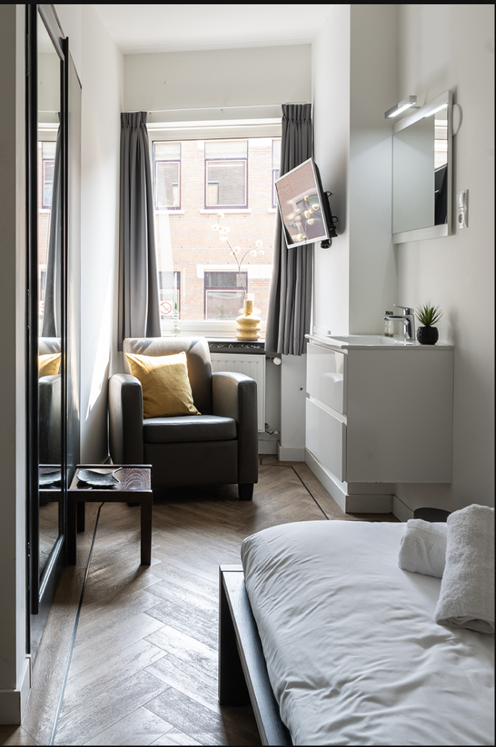 Budget-Friendly Room Tilburg Center Prime Loc