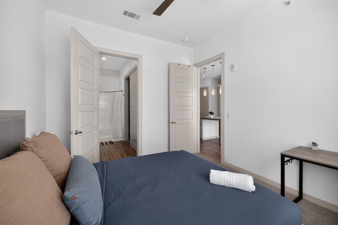 The Creekside at Vantage · Unit 3215 2/2