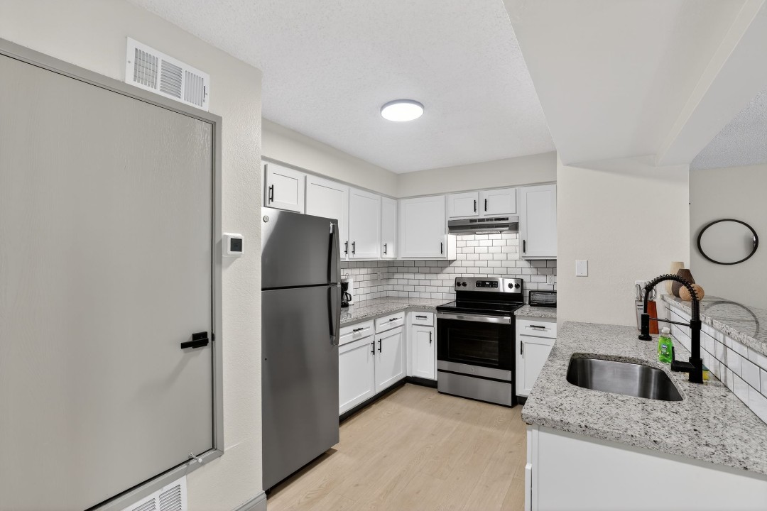 Rosehill Pointe · Unit 161 1/1