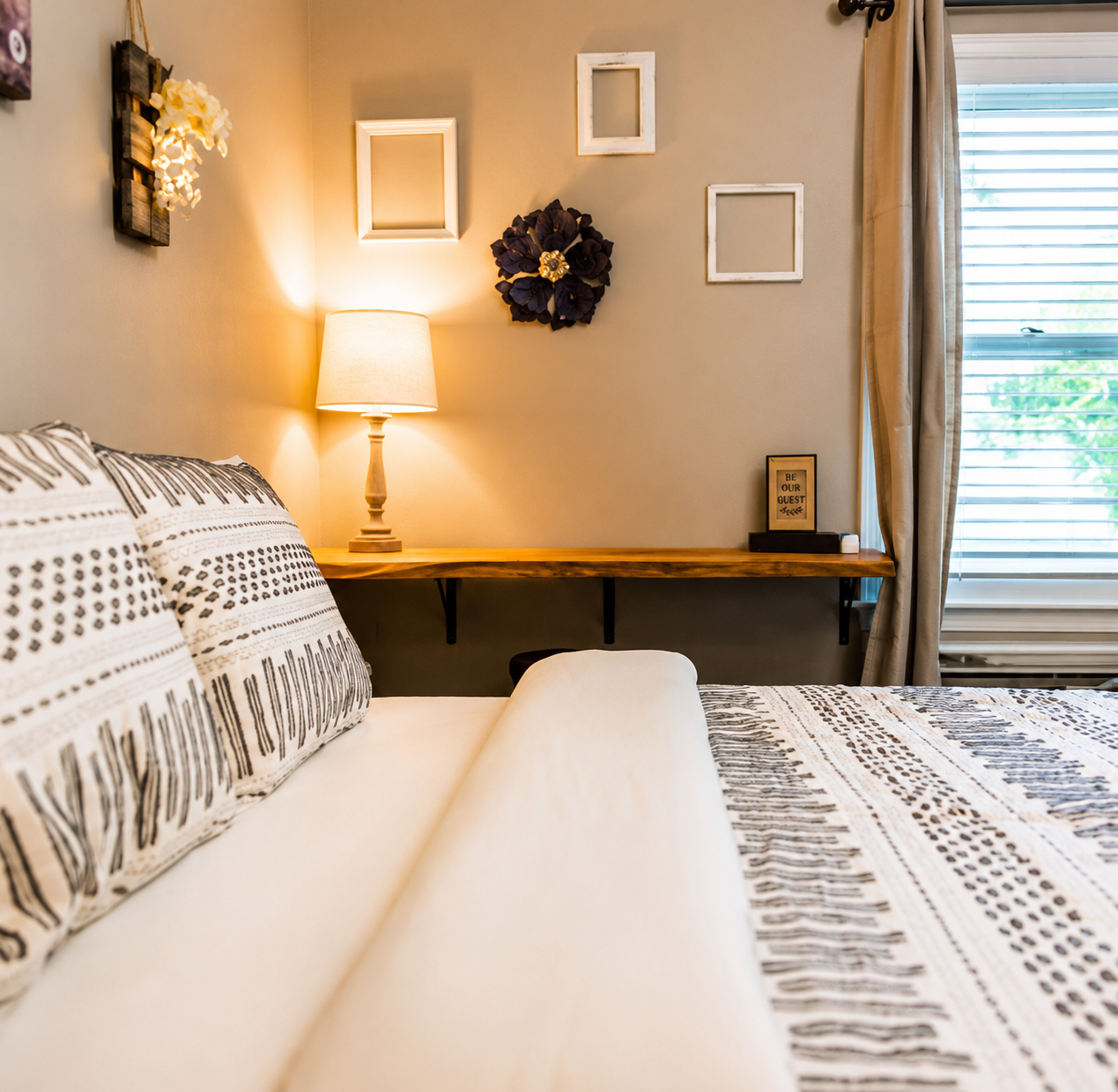 Charming Studio With Modern Amenities - Delightful Urban Escape - Montgomery