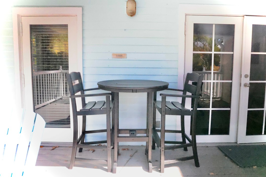 Shipyard Poolside — Outdoor Dining