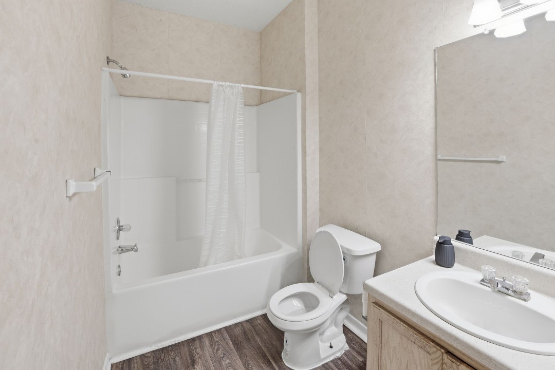 The Avenues of Lakeshore · Unit 2602 2/1
