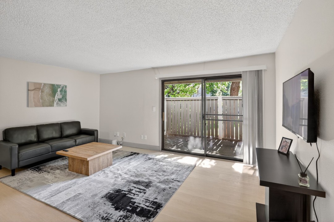 Rosehill Pointe · Unit 161 1/1