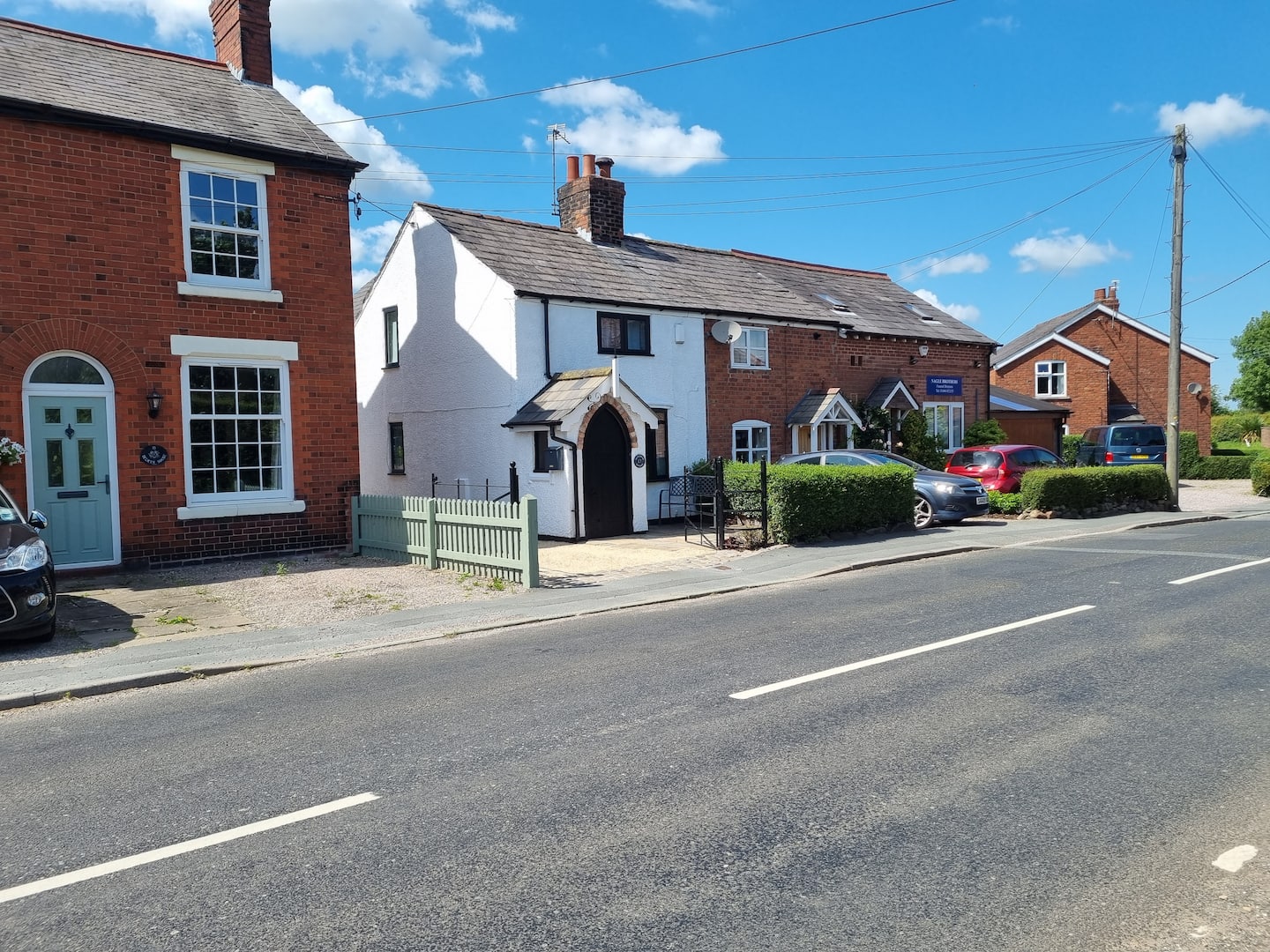 Acton Bridge Cottage — Cheshire holiday cottage photo 1