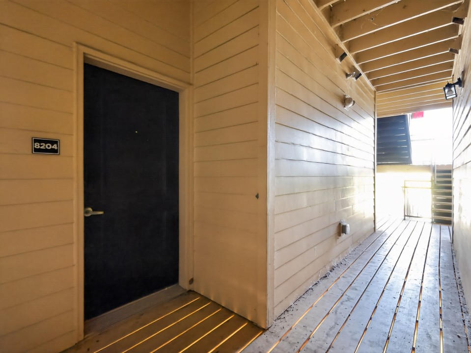 Whitewing Flats · Unit 8204 1/1