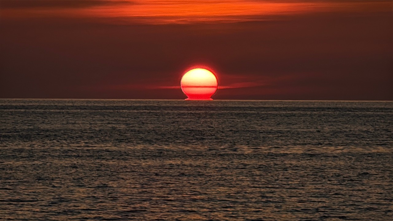 Shipyard Poolside — Spectacular Truman Waterfront Sunsets steps from the unit
