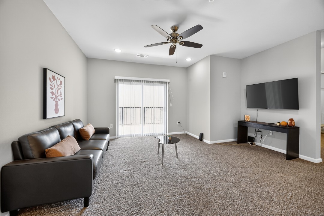 Whitewing Flats · Unit 1303 1/1