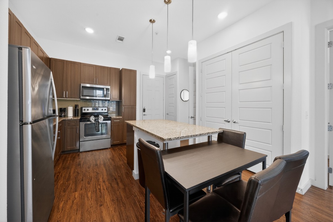 The Creekside at Vantage · Unit 3103 2/2