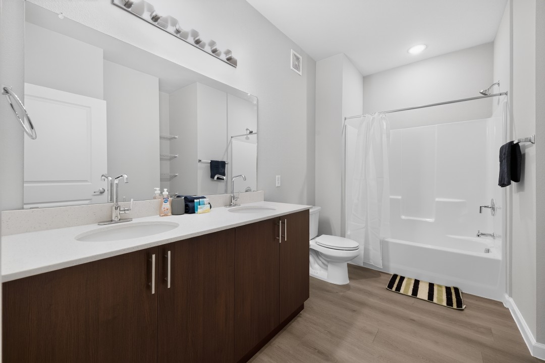 Whitewing Flats · Unit 1303 1/1