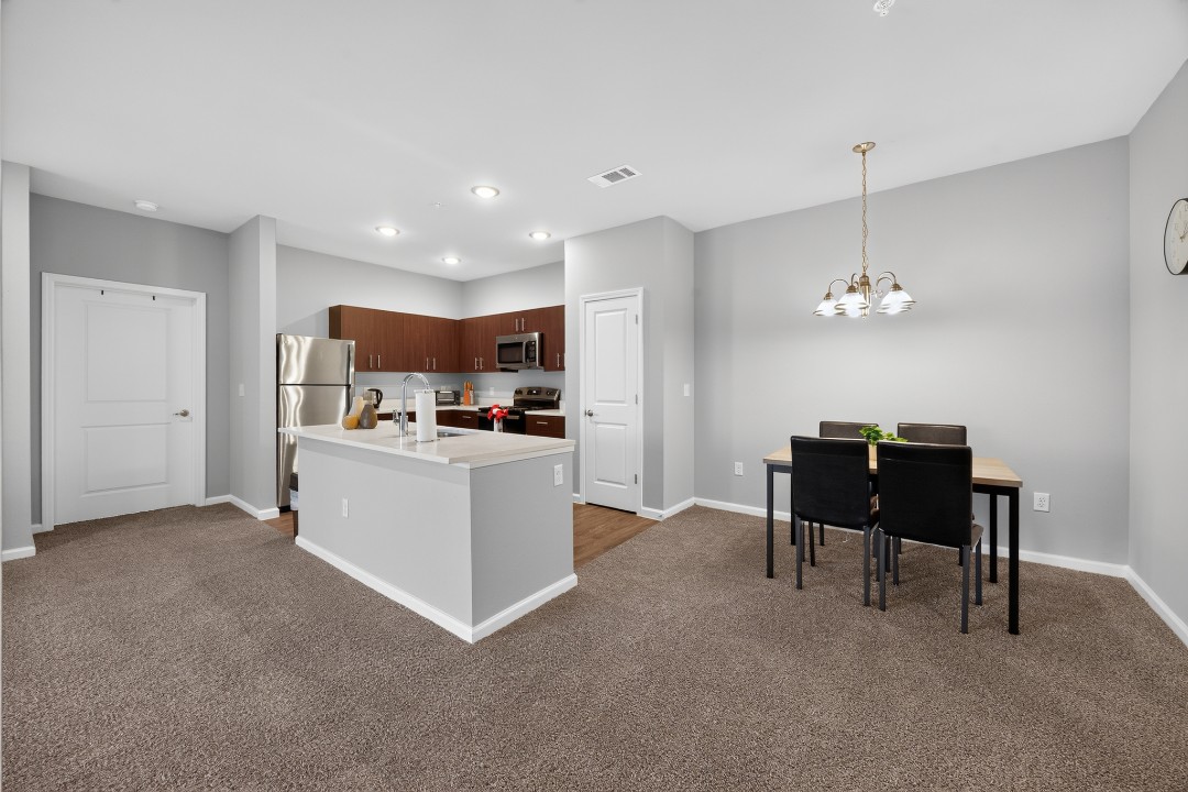 Whitewing Flats · Unit 7304 2/2