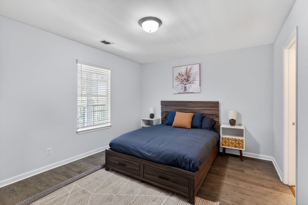 2 Bedrooms · Signature layout