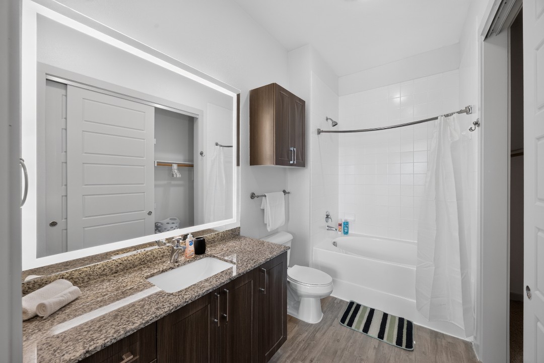 The Creekside at Vantage · Unit 3215 2/2