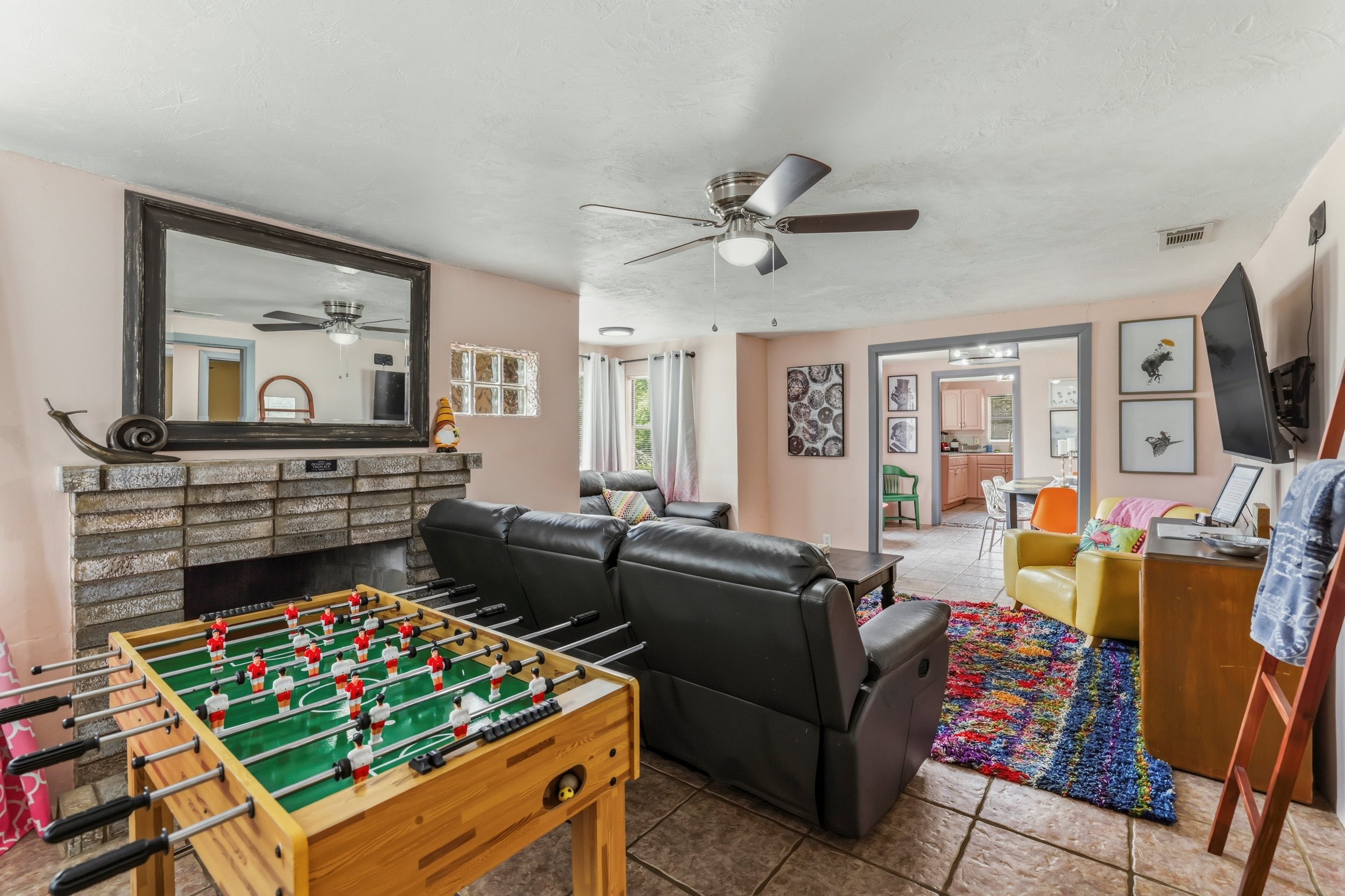 Cozy Retreat With Fenced Yard - Charming Eclectic Escape - Tallahassee, FL