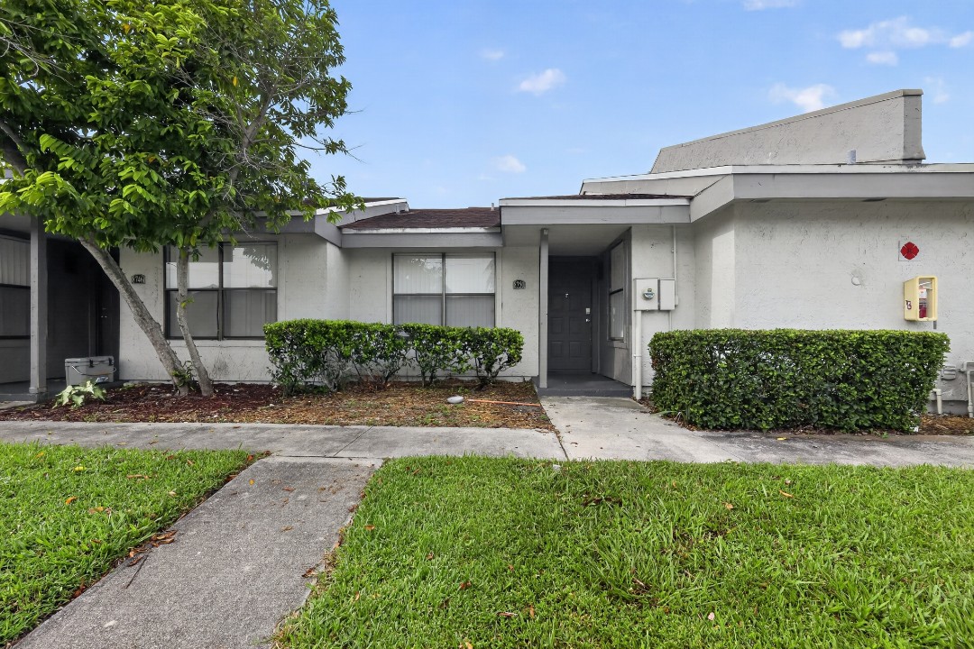 Spectra at Tamarac 3-8750 · Unit 2/1
