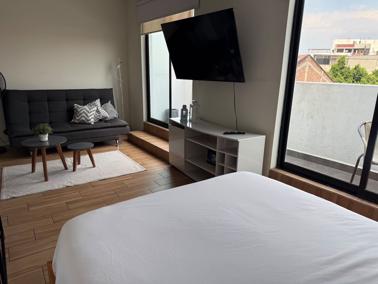 NEW! Central Studio. Gym. Parking, 24/7 Security · Foto 5