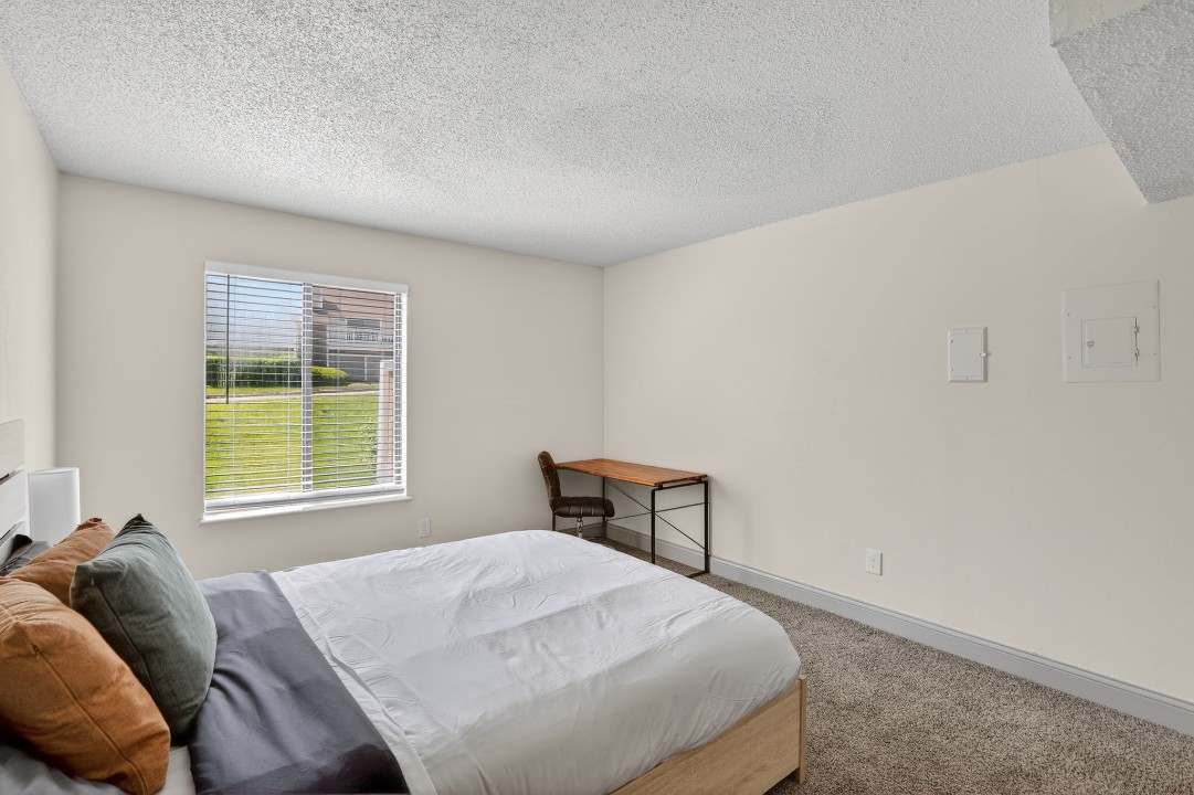 Rosehill Pointe · Unit 24 1/1
