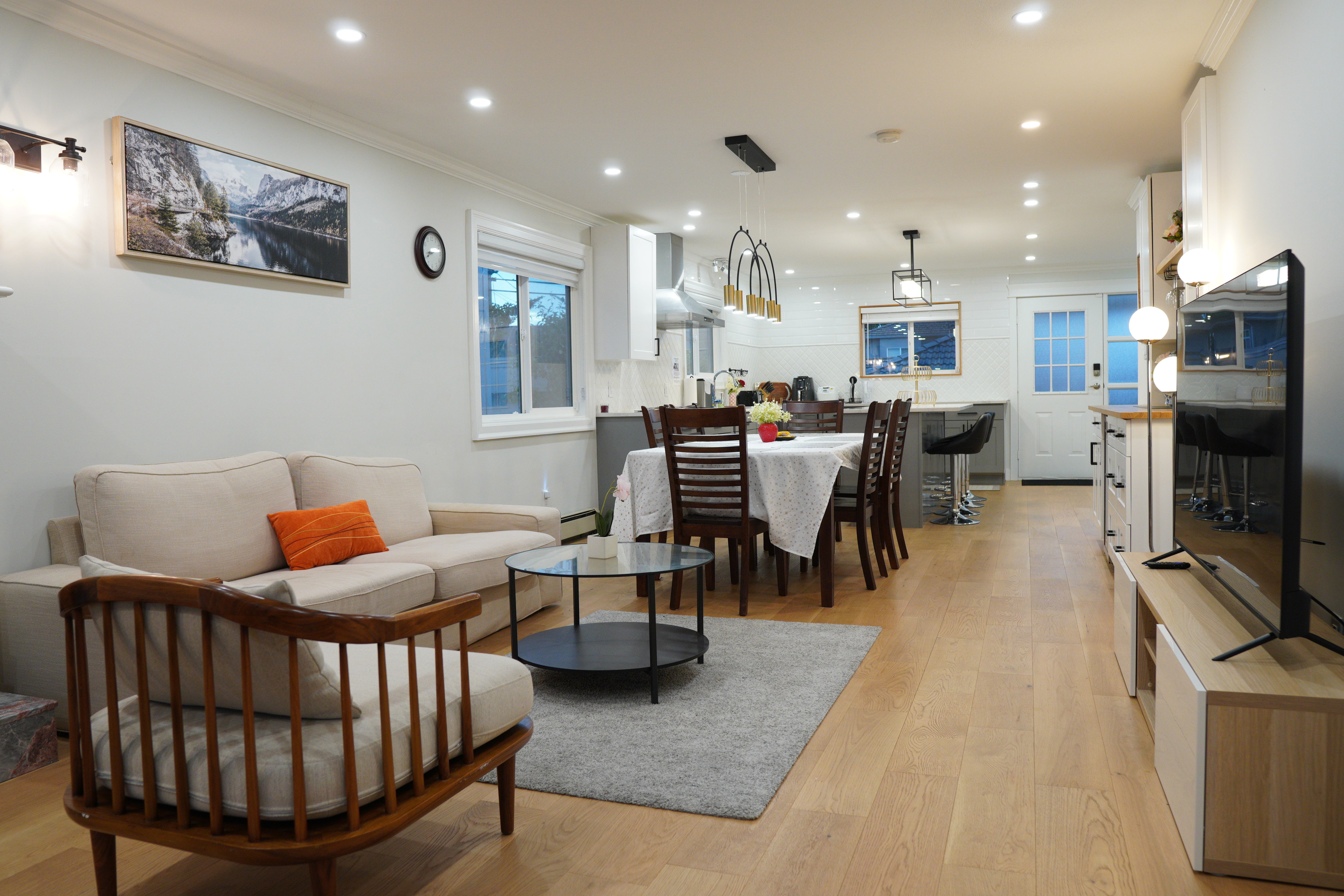 Spacious 6br Home Near Dt & 15 Mins To Yvr - カナダ