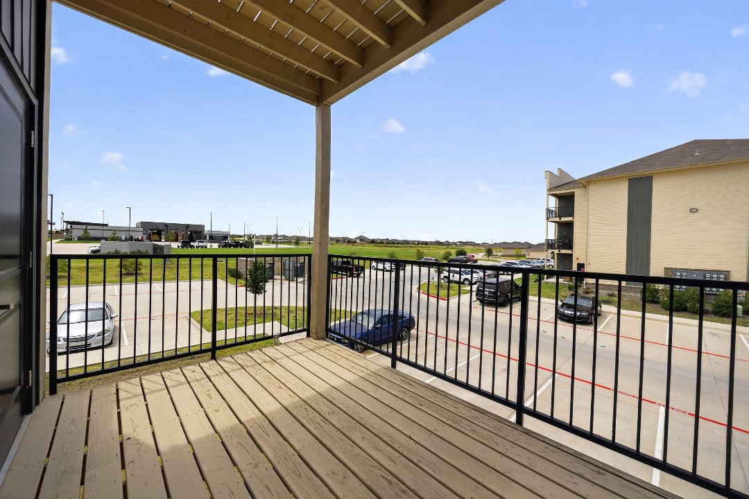 Whitewing Flats · Unit 3206 2/2