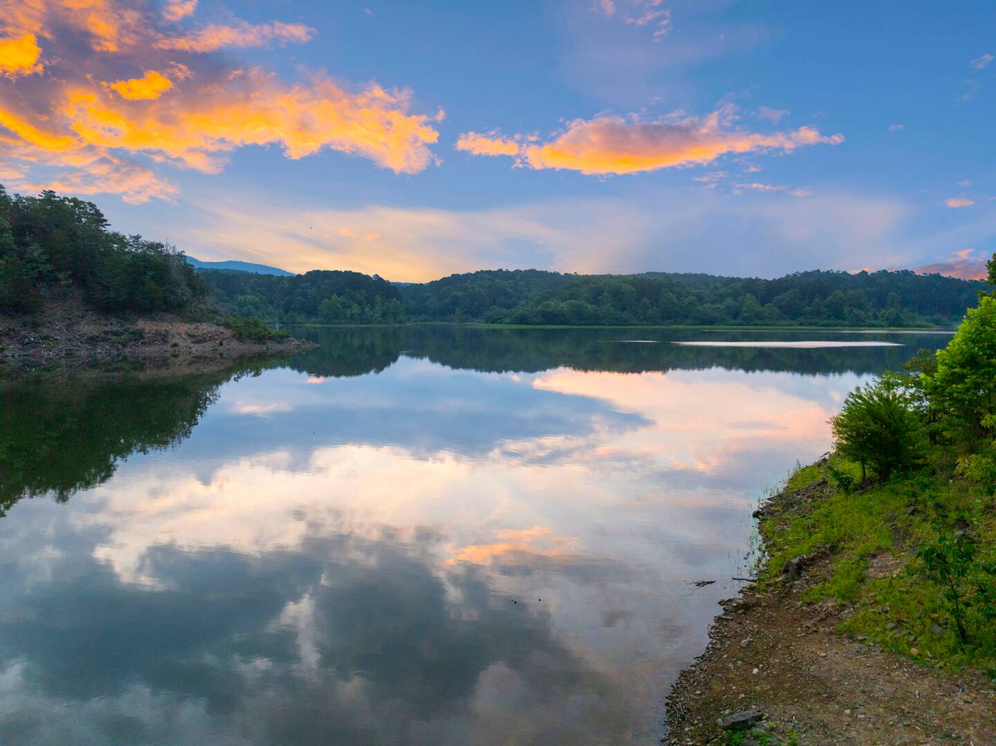 Lakeside Hideaway