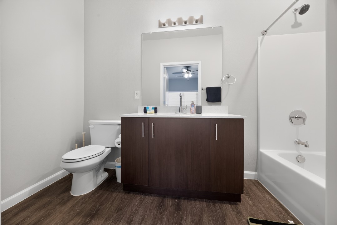 Whitewing Flats · Unit 7304 2/2