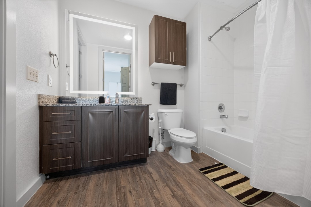 The Creekside at Vantage · Unit 3215 2/2