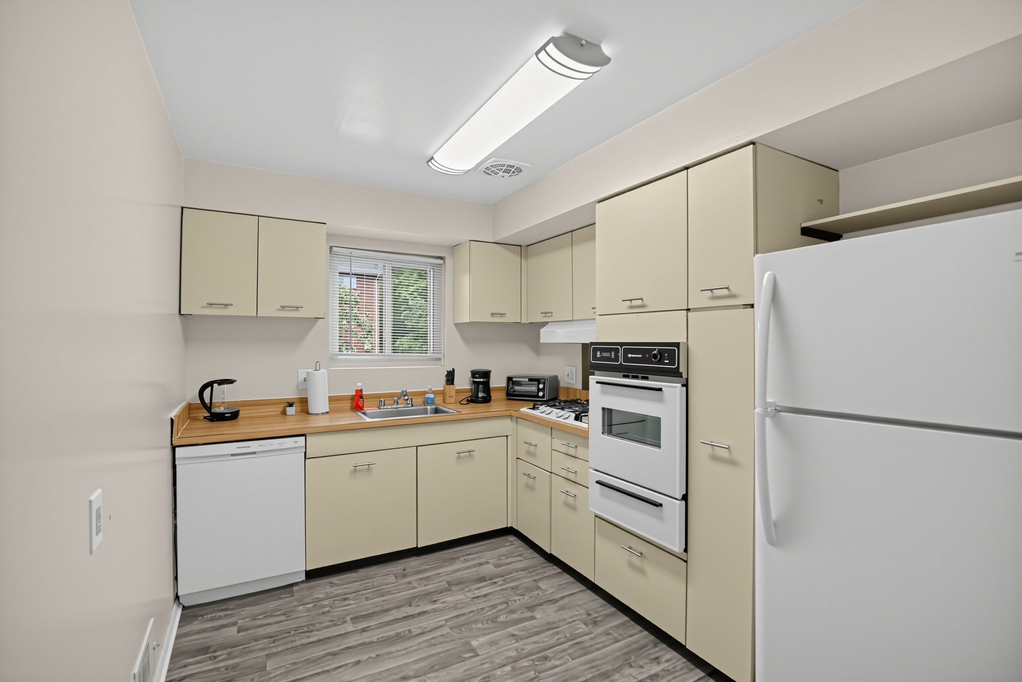 Milbrook Park Apartments 7 CB