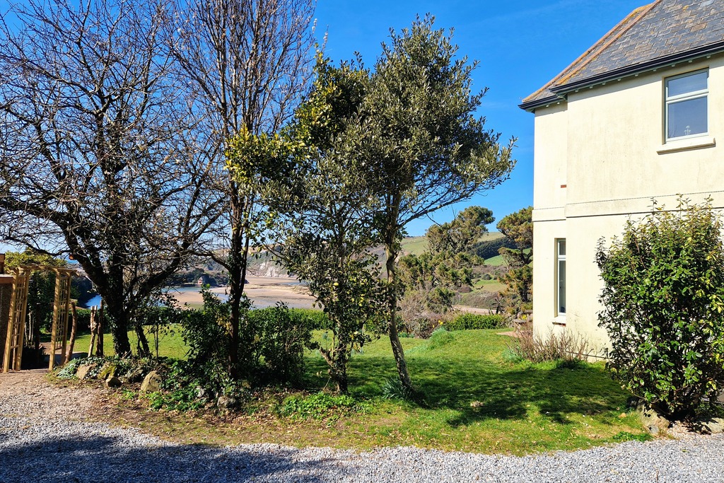 White Horses - Main House 
