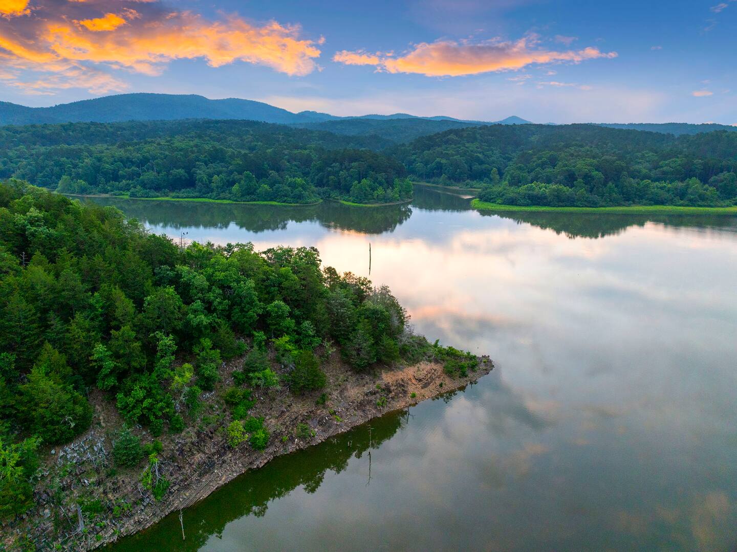 Lakeside Hideaway