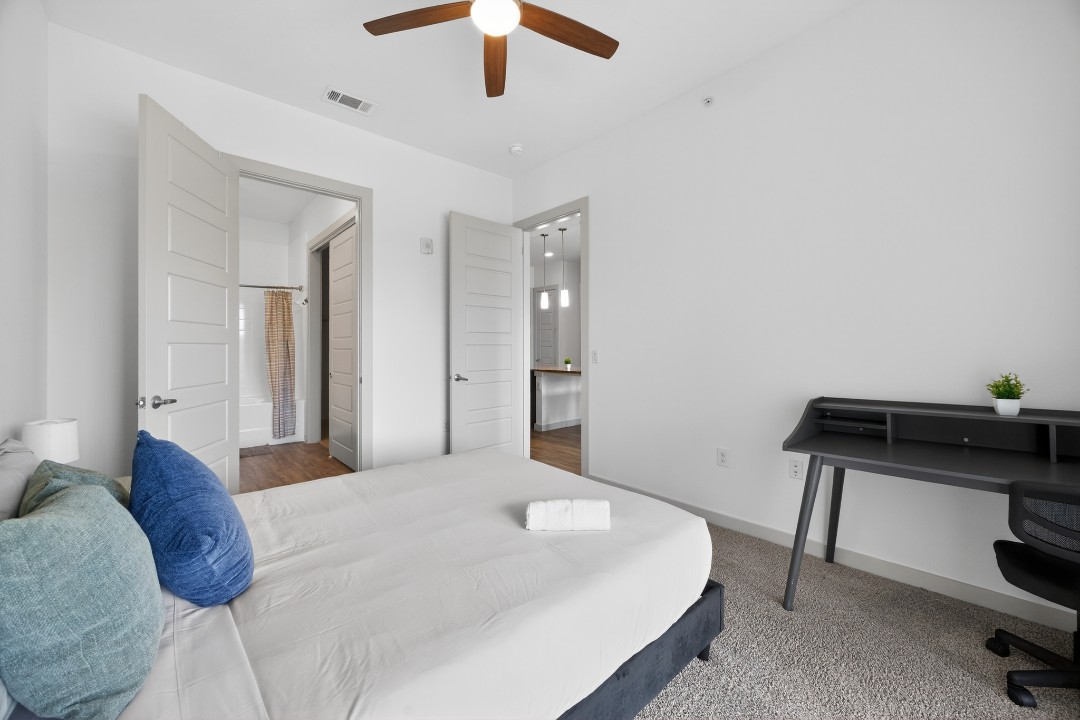 The Creekside at Vantage · Unit 4314 2/2