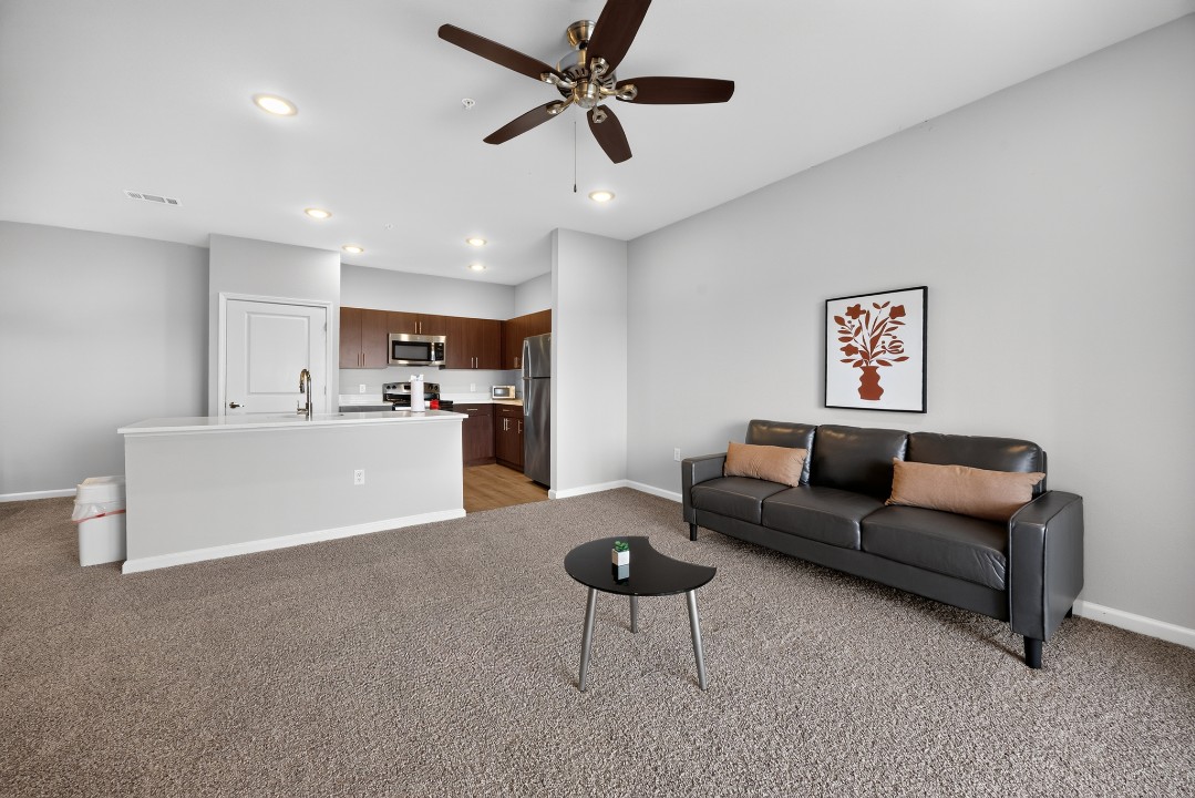 Whitewing Flats · Unit 1303 1/1