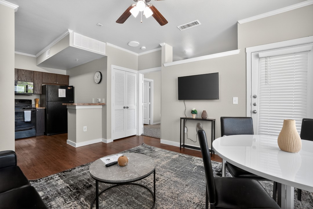 The Lodge at Guadalupe 1/1 · Unit 427