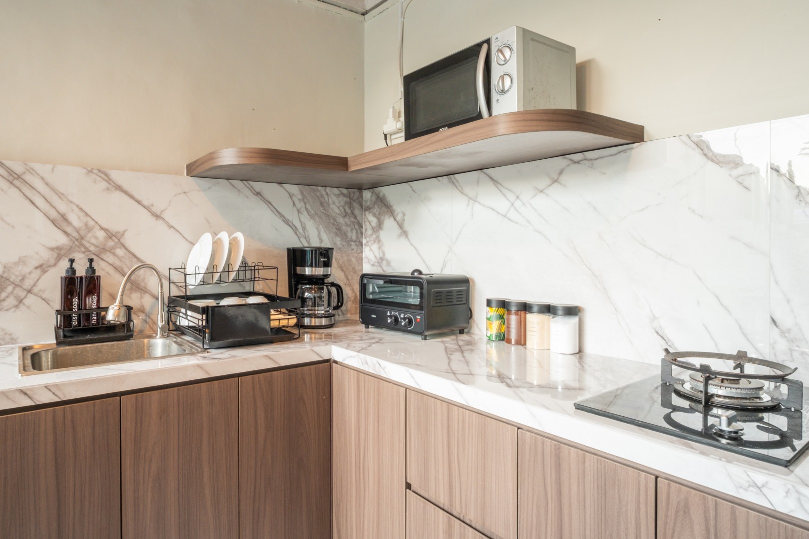 Island Boy Guesthouse – Pantai Lima (Top Floor) — photo 24