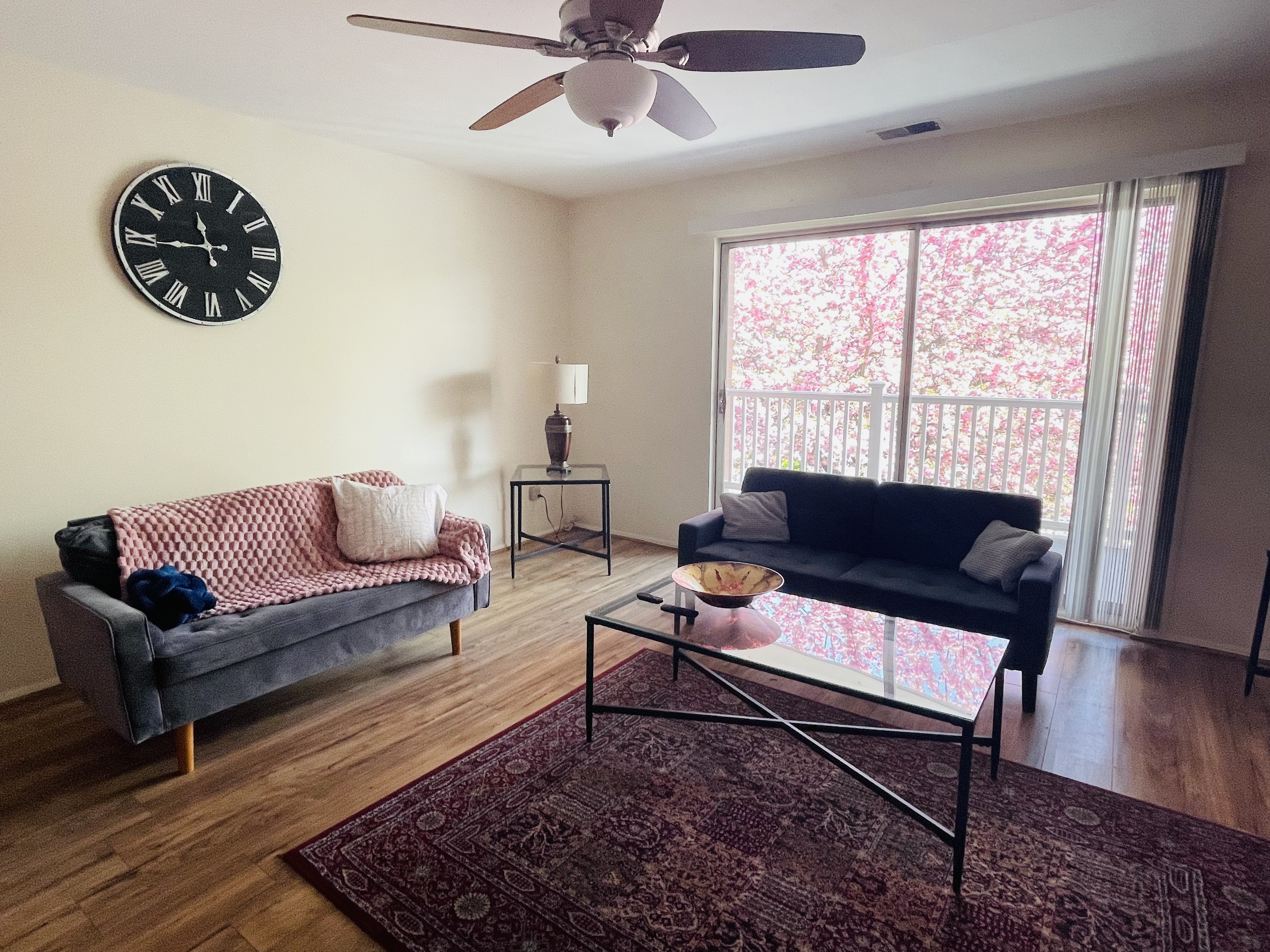 Modern Kitchen And Free Parking - Charming Oasis - Philadelphia, PA